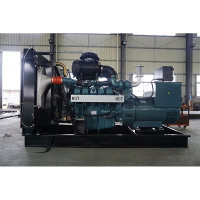 500kw斗山大宇柴油發電機組-斗山大宇10缸柴油機DP180LA柴油發電機組,缸徑/行程：128/142mm,柴油發電機組水冷發動機功率552KW,柴油發電機組配套馬拉松斯坦福發電機。廠價直銷歡迎選購：13773399855。