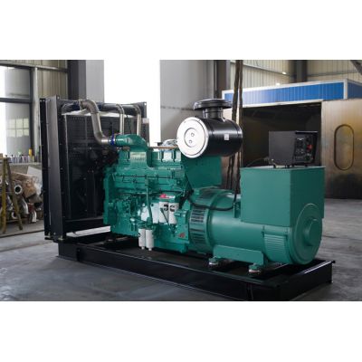 600kw重慶康明斯柴油發電機組-重慶康明斯6缸柴油機KTAA19-G6A柴油發電機組,缸徑/行程：159/159mm,柴油發電機組水冷發動機功率610KW,柴油發電機組配套馬拉松斯坦福發電機。廠價直銷歡迎選購：13773399855。